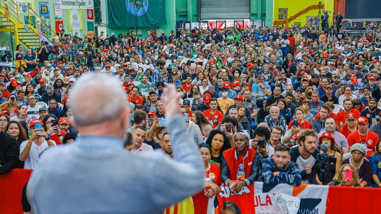 Estado deve garantir novas formas de geração de renda aos jovens, diz Lula