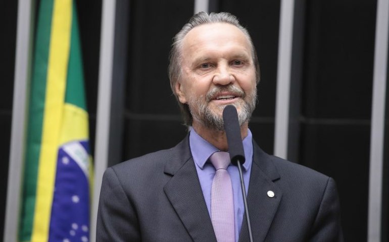 Líder do PT articula frente parlamentar pela reestatização da BR Distribuidora e refinarias