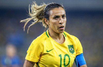 Mesmo com apelo de Marta por apoio, CBF pode acabar com seleção permanente
