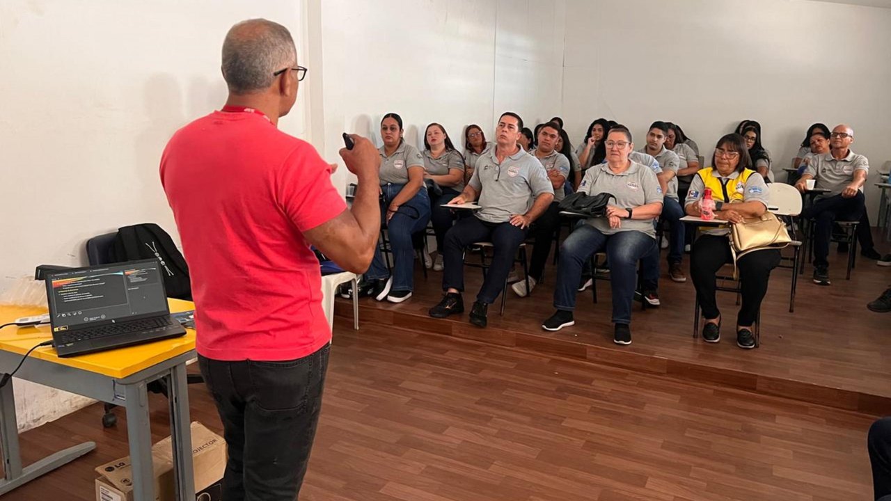 Ronda no Bairro capacita colaboradores do Teleatendimento 190
