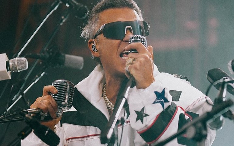 Robbie Williams suspeita que remédios para emagrecer estejam afetando sua visão