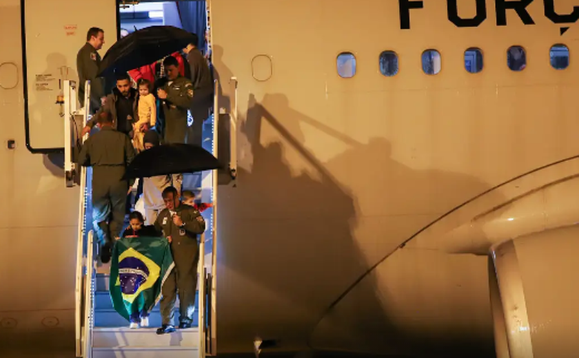 Operação Raízes do Cedro: décimo segundo voo chega ao Brasil