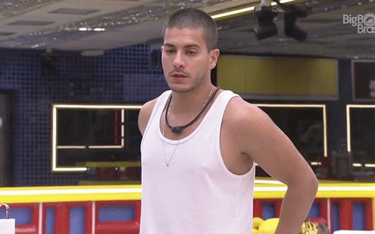 &#8216;BBB 22&#8217;: Eli e Arthur analisando saída de Gustavo e novo paredão são destaques