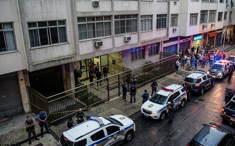 Polícia busca suspeitos de estupro coletivo contra adolescente em Copacabana