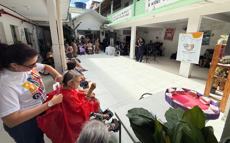 Projeto Empodera 60+ leva cuidados e entretenimento para pessoas idosas da Casa de Acolhimento Mãe das Graças