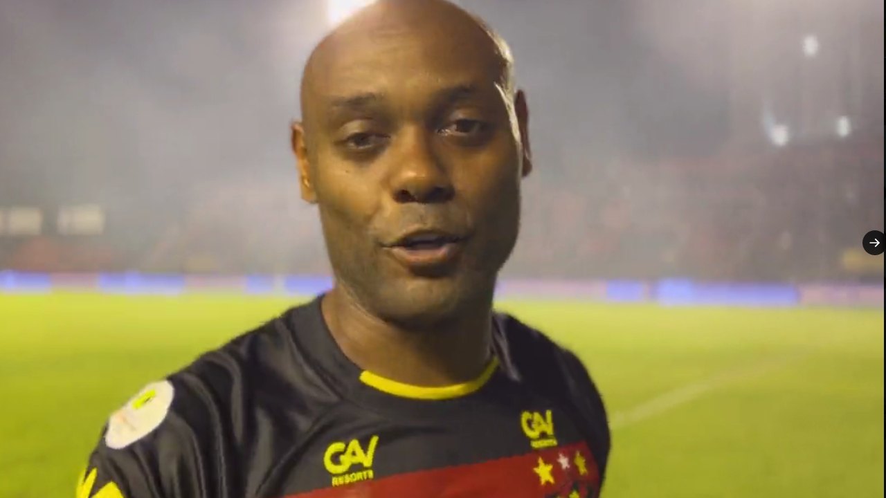 De olho em reforços, Guarani sonda Vagner Love e se assusta com os valores