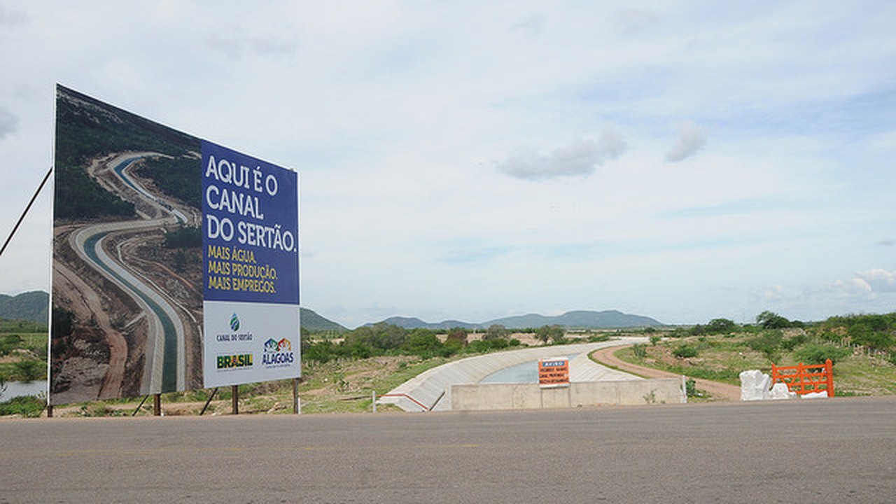 Projetos hidroagrícolas do Canal do Sertão são apresentados a assentados em Delmiro Gouveia