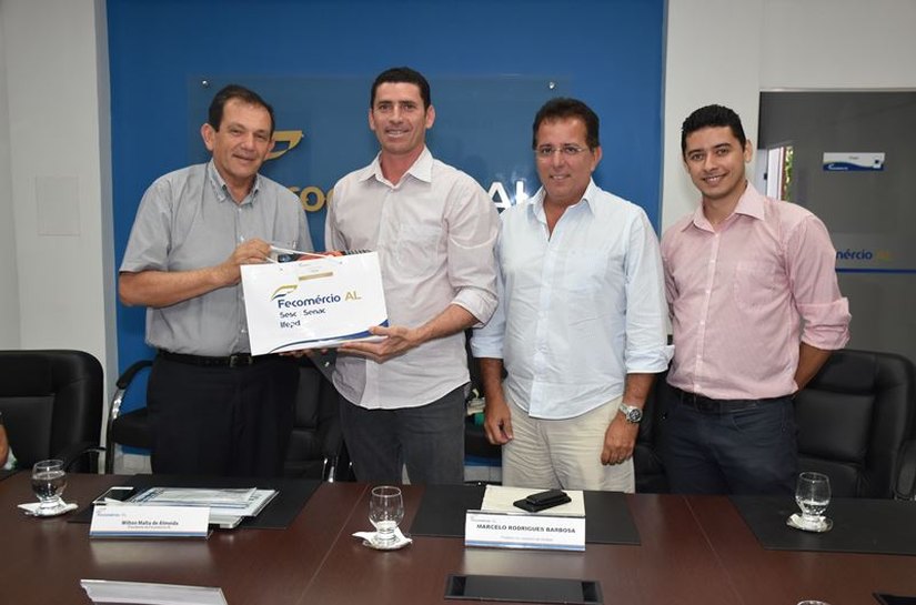Prefeito de Limoeiro de Anadia propõe parceria com o Sistema Fecomércio