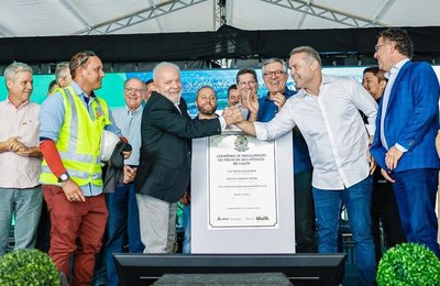 “Ninguém mais vai ficar duas horas no trânsito para chegar em casa”, diz Lula ao inaugurar obras na Via Dutra