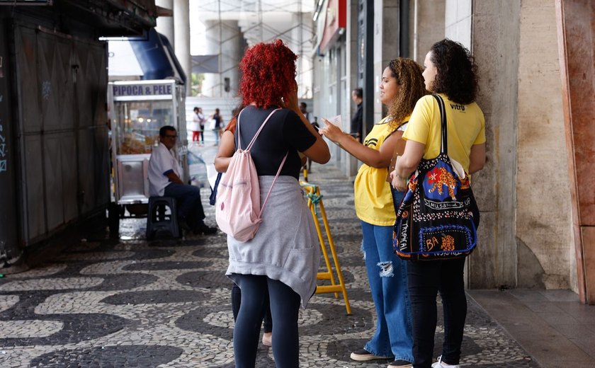 Estudantes começam a entrar nos locais de prova do Enem