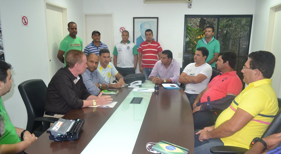 Reunião reuniu representantes da TV Atalaia e do Futsal Sergipano /  Fotos: Miza Tâmara