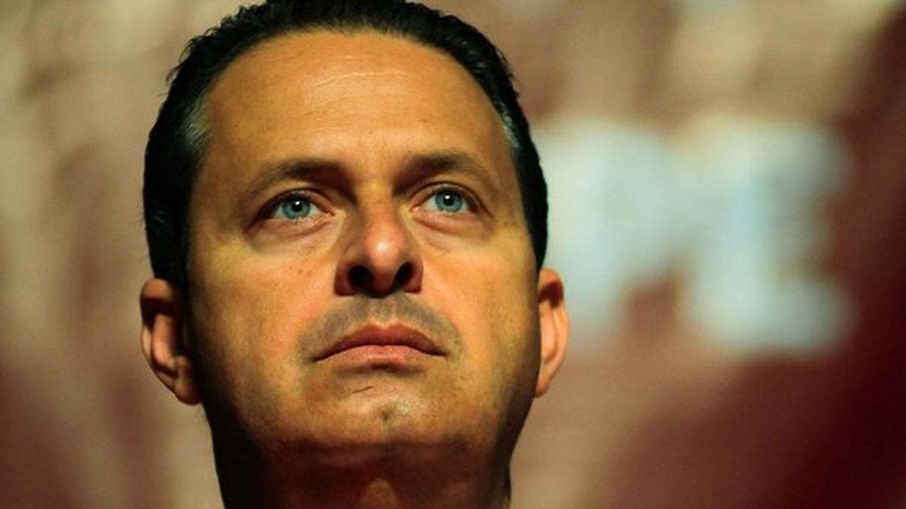 Eduardo Campos será enterrado no túmulo do avô Miguel Arraes
