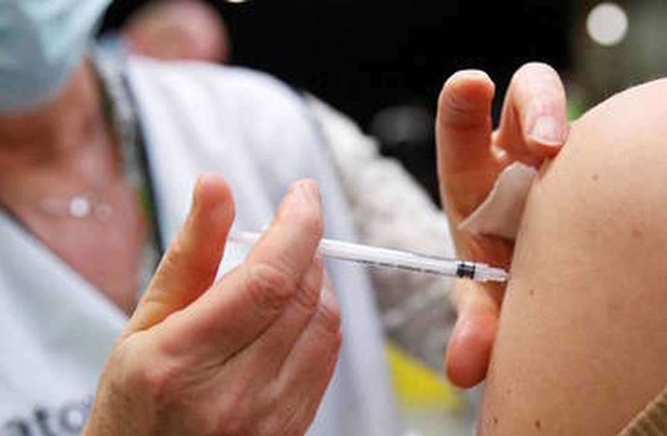 Vacina contra dengue é incorporada ao SUS, anuncia Ministério da Saúde