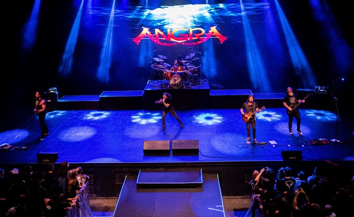 Angra é considerada por muitos a maior banda de heavy e power metal do país Angra é considerada por muitos a maior banda de heavy e power metal do país