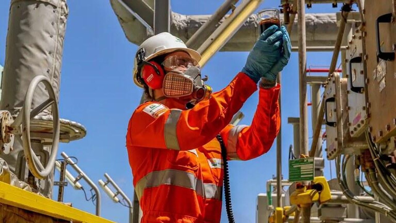 Produção de petróleo e gás brasileiros passa de 5 milhões de barris pela 1ª vez