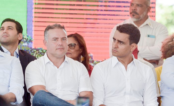 JHC e Renan Filho durante evento com Lula, em Maceió