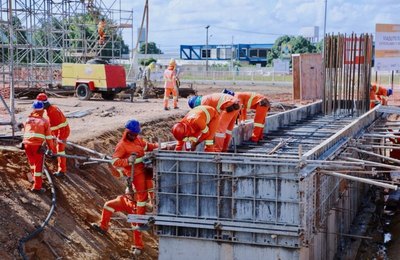Governador e ministro dos Transportes visitam obras do viaduto da PRF