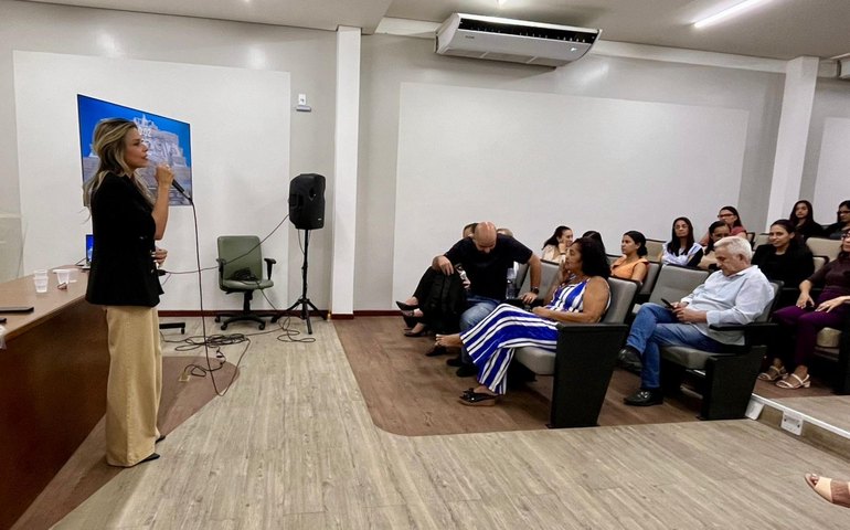 Uncisal realiza palestra sobre identificação e enfrentamento ao assédio no trabalho