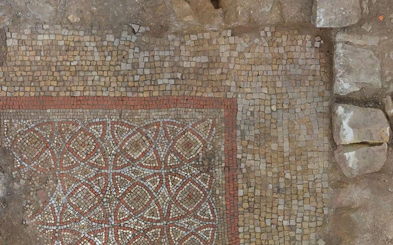 Desenterram na Áustria impressionante mosaico de golfinhos de uma rica vila romana (FOTOS)