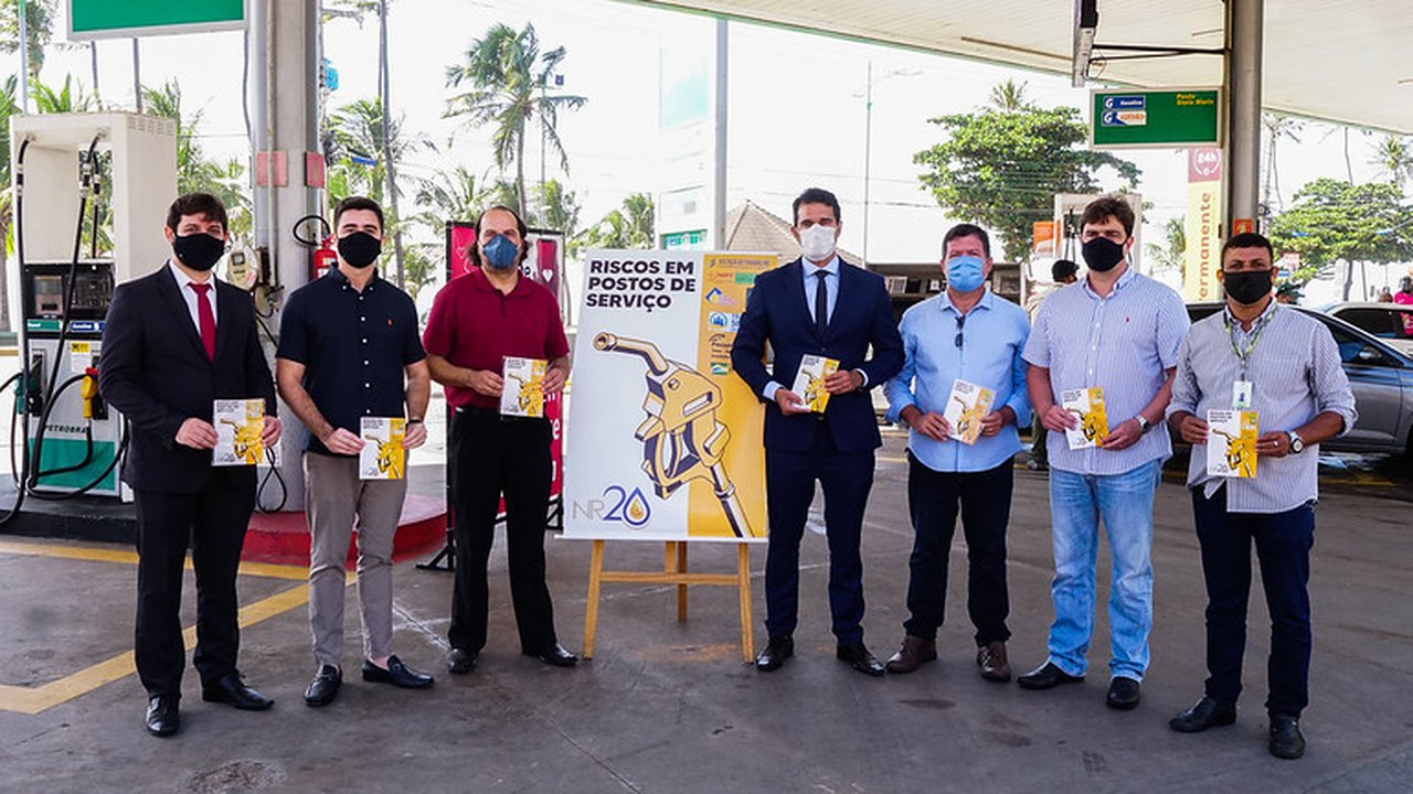 Cartilha orienta trabalhadores e usuários sobre riscos em postos de combustíveis