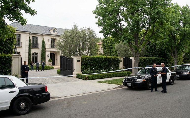 Diretor Rob Reiner e esposa são encontrados mortos em casa em Los Angeles