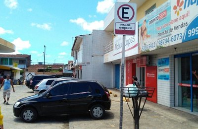 Fiscalização em bairros de Maceió autua condutores irregulares
