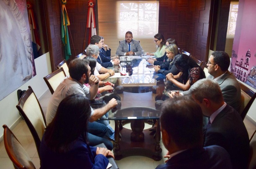 Representantes do CRP prestam esclarecimentos na ALE sobre panfleto distribuído no Jaraguá Folia
