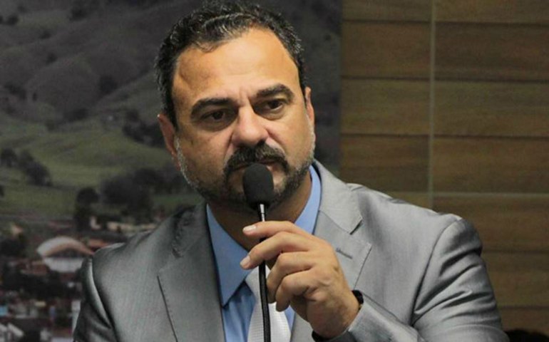 Em ato público população pede soltura do prefeito Leopoldo Pedrosa