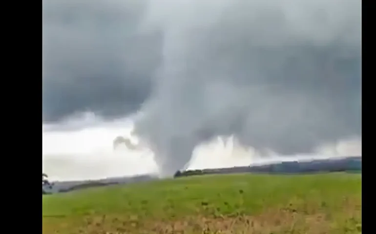 Ciclone extratropical e frente fria trazem chuva forte ao Sudeste e risco de granizo no Sul