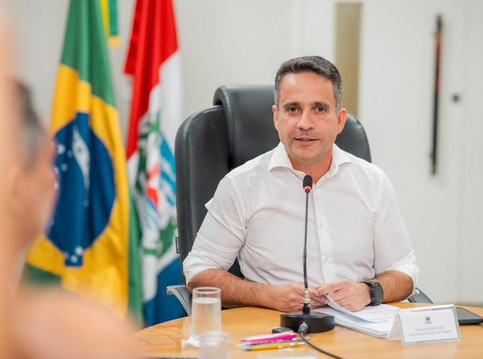 Governador Paulo Dantas anuncia realização de concurso público para professor da Uneal