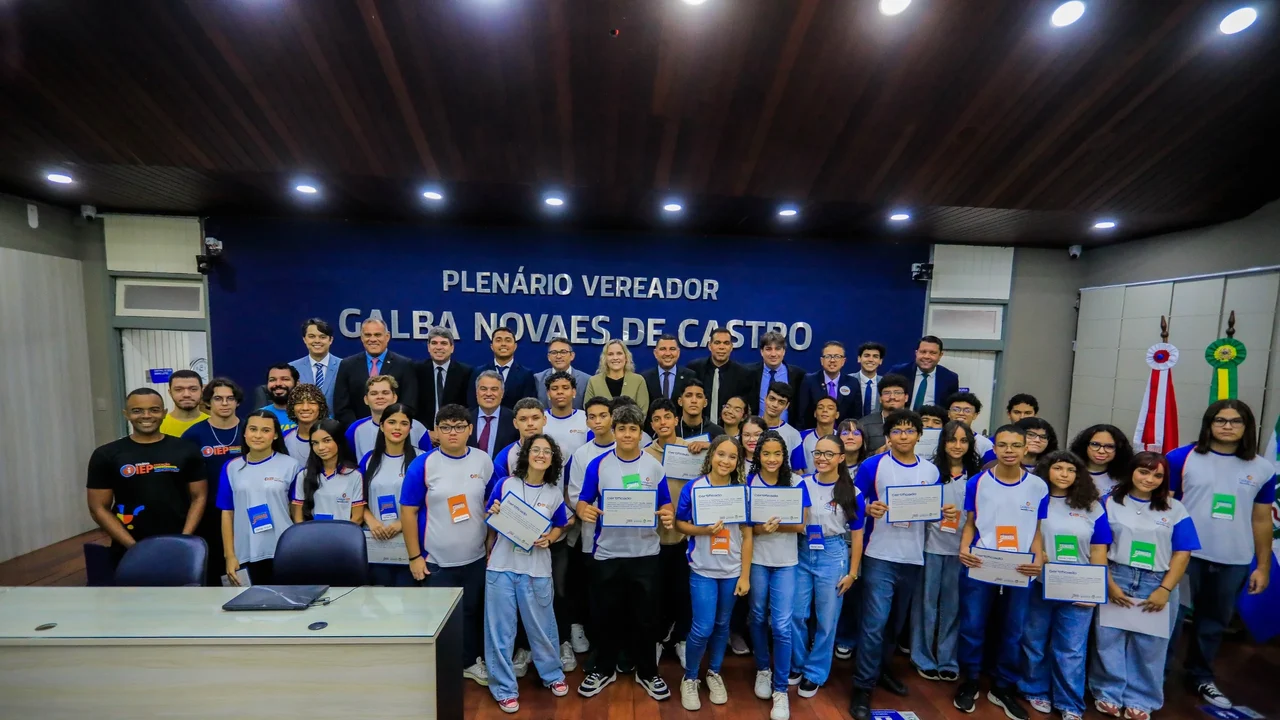 Estudantes visitam a Câmara de Maceió e aprofundam aprendizado sobre cidadania