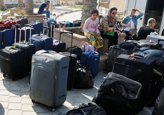 Brasileiros aguardam abertura de fronteira para deixar Gaza