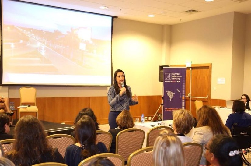 Prefeita de Campo Alegre participa de programa de visita e informação na Alemanha