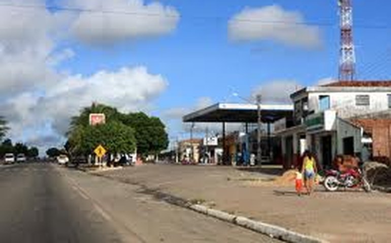 Bando explode a agência do Bradesco em Estrela de Alagoas