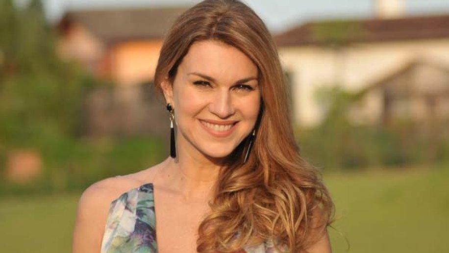 Adriana Garambone vai voltar às novelas em O Rico e Lázaro
