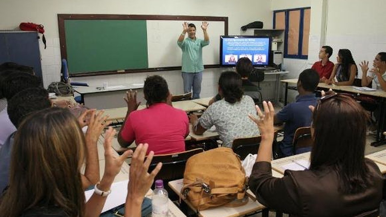 Rede estadual de ensino promove Semana do Surdo