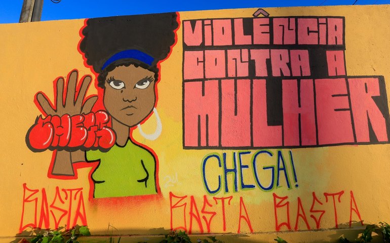 Escola estadual usa o grafite para conscientizar comunidade sobre violência contra a mulher