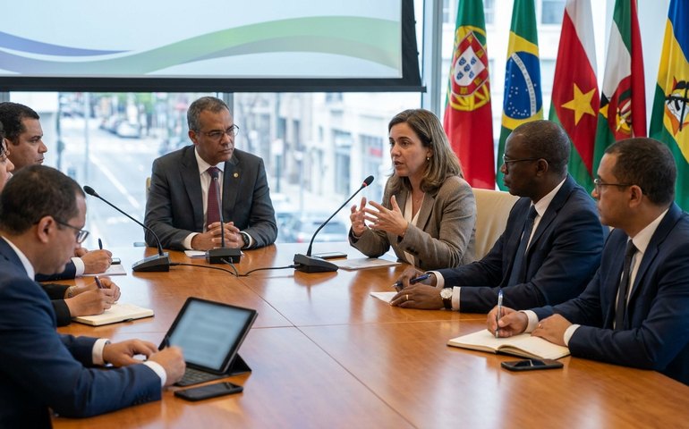 Cooperação pode ampliar direito à educação em países lusófonos, defendem especialistas