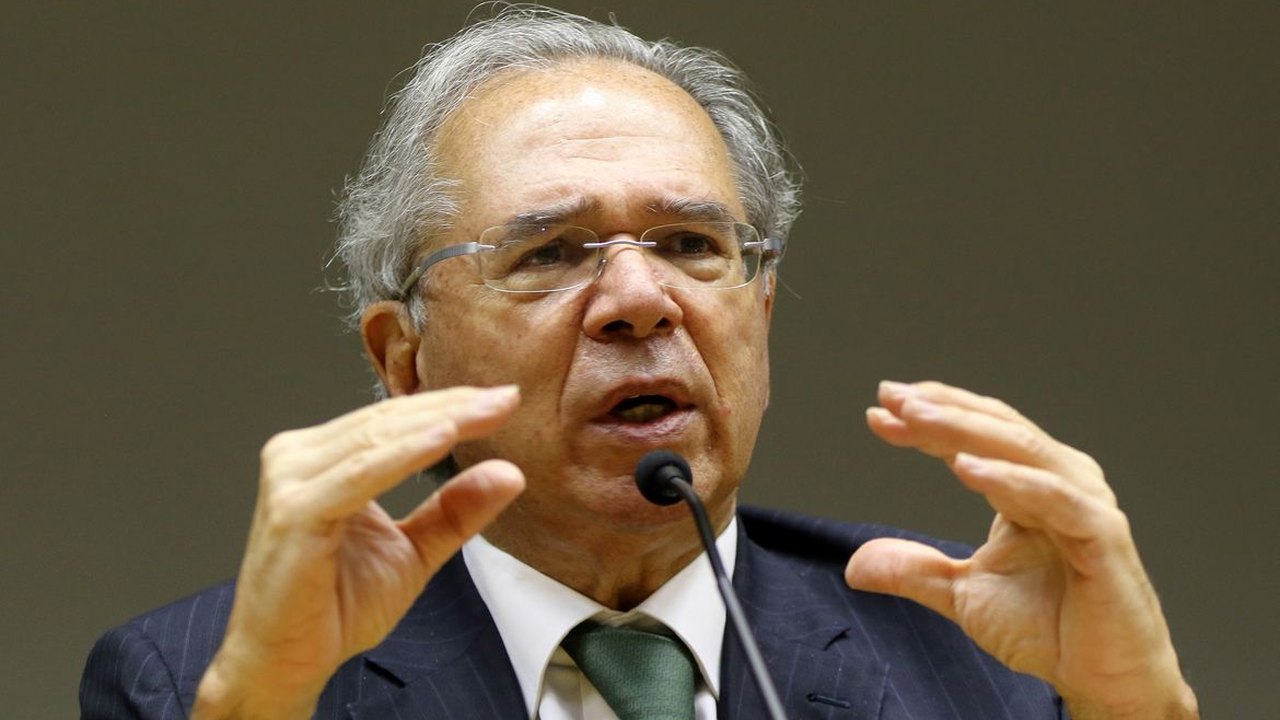 Governo está preparado ‘para qualquer guerra’, diz Guedes