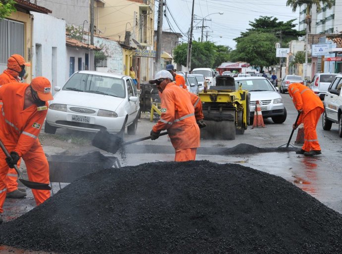 Obras de manutenção viária prosseguem na parte baixa de Maceió