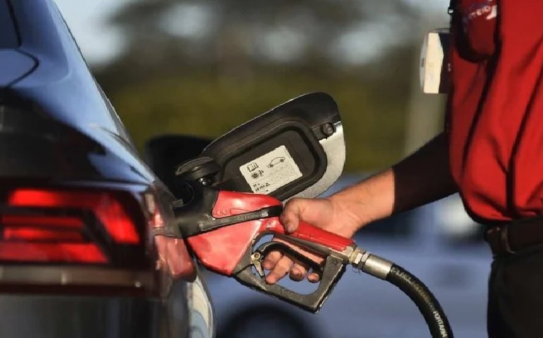 Defasagem da gasolina já ameaça consumo de etanol, diz Abicom