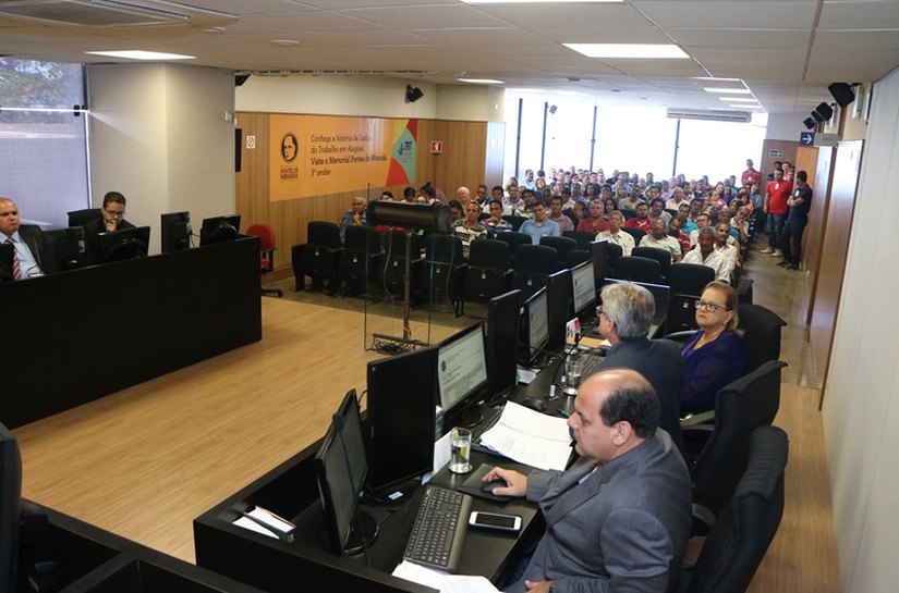 TRT/AL julgará dissídio entre Casal e Sindicato dos Urbanitários nesta quarta