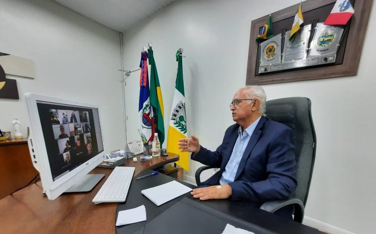 Prefeito participa de reunião com representantes do comércio e discute a retomada da economia local