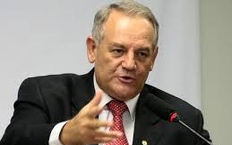 Deputado Federal Givaldo Carimbão visita sede da Defensoria Pública de Alagoas