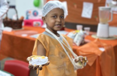Oficina de Culinária na Pediatria do HGE ensina importância da alimentação saudável a crianças