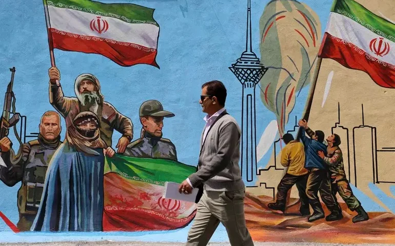 Irã condiciona retomada de negociações com EUA à suspensão de bloqueio naval