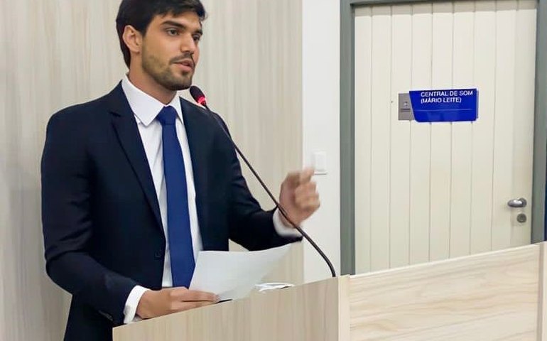 João Catunda rebate veto total ao seu PL que obriga hospitais a notificarem ocorrências de uso de bebidas alcoólicas ou entorpecentes por crianças e adolescentes