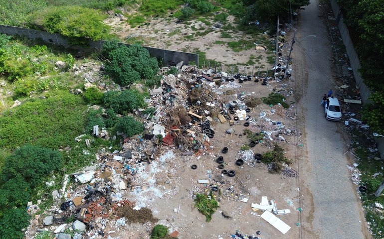 Abandono de terrenos representa 48% das denúncias registradas pela Alurb