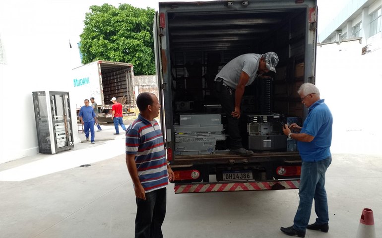 Instituto de Tecnologia faz descarte responsável de material tecnológico