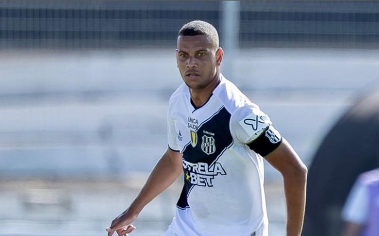 Mateus Silva sente o joelho e será desfalque da Ponte Preta contra o América-MG pela Série B